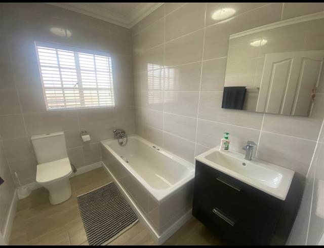 3 BEDROOM TOWNHOUSE FOR SALE IN FARRARMERE
